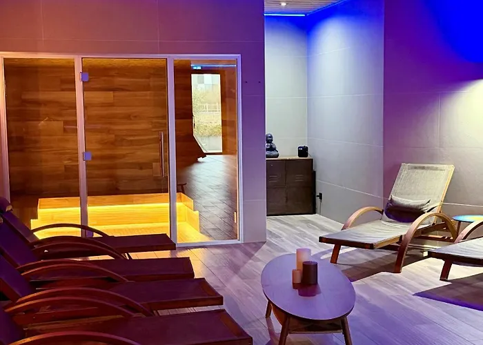 Hotel World 3*