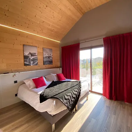 Hotel World 3*