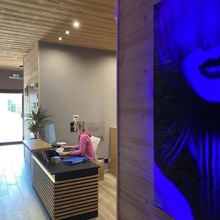 World Hotel 3*